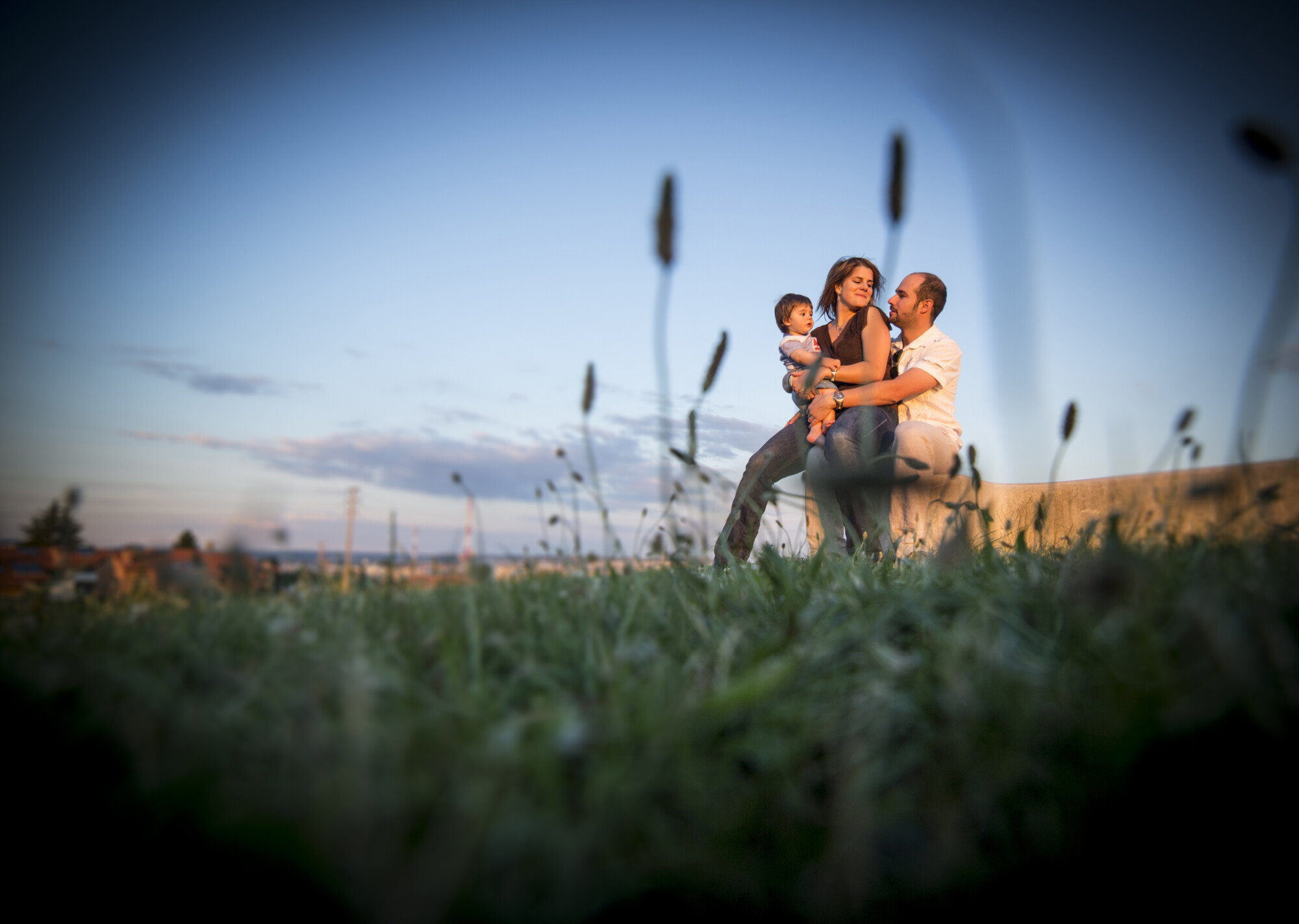 Fotógrafos Valladolid | Fotógrafos de Boda | Newborn | Fotografía Infantil | Comuniones | Fotomatón | Mascotas - fotos-de-familia-valladolid-1.jpg