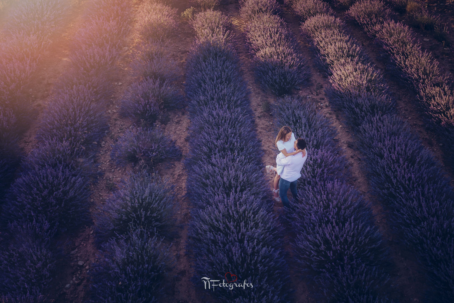 Fotógrafos Valladolid | Fotógrafos de Boda | Newborn | Fotografía Infantil | Comuniones | Fotomatón | Mascotas - fotos-con-drone.jpg